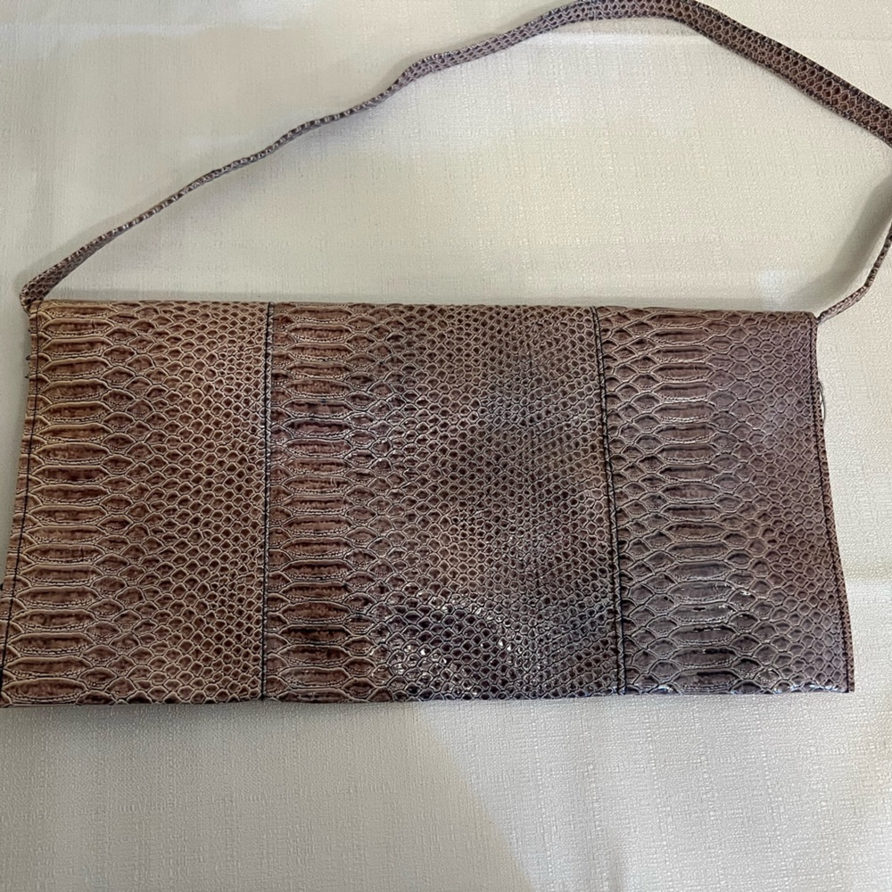 Bella Collection Hand Purse Faux Leather - Picture 6 of 6